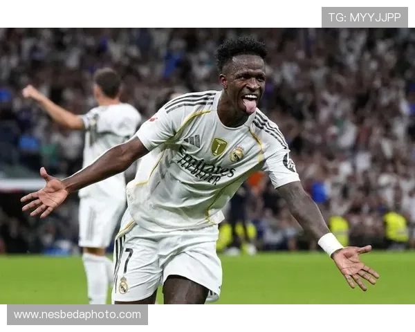 皇马官方:一名马略卡球迷种族歧视维尼修斯,被法院宣判有罪 皇马官方:一名马略卡球迷种族歧视维尼修斯,被法院宣判有罪